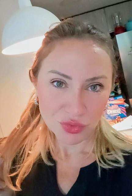 Shirley Terapeuta. Agende Agora sua Massagem. Brooklin e Região- São Paulo. Fone: (11) 98292-1886 3 Shirley Terapeuta. Agende Agora sua Massagem. Brooklin e Região- São Paulo. Fone: (11) 98292-1886